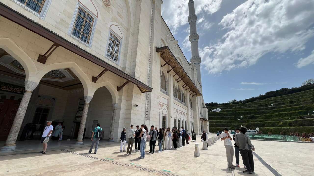 Konya’nın genç seyyahları bugün de İstanbul’un izindeydi 10